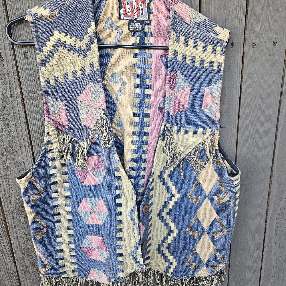 Woman's rug fringe printed vest